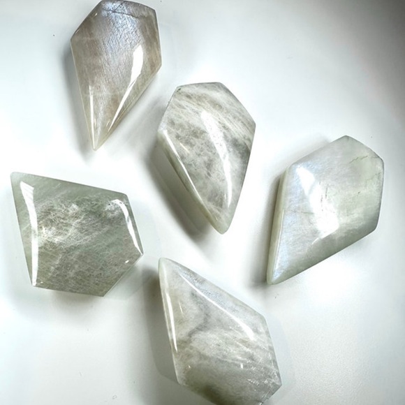 Moonstone Freeform - Picture 1 of 1